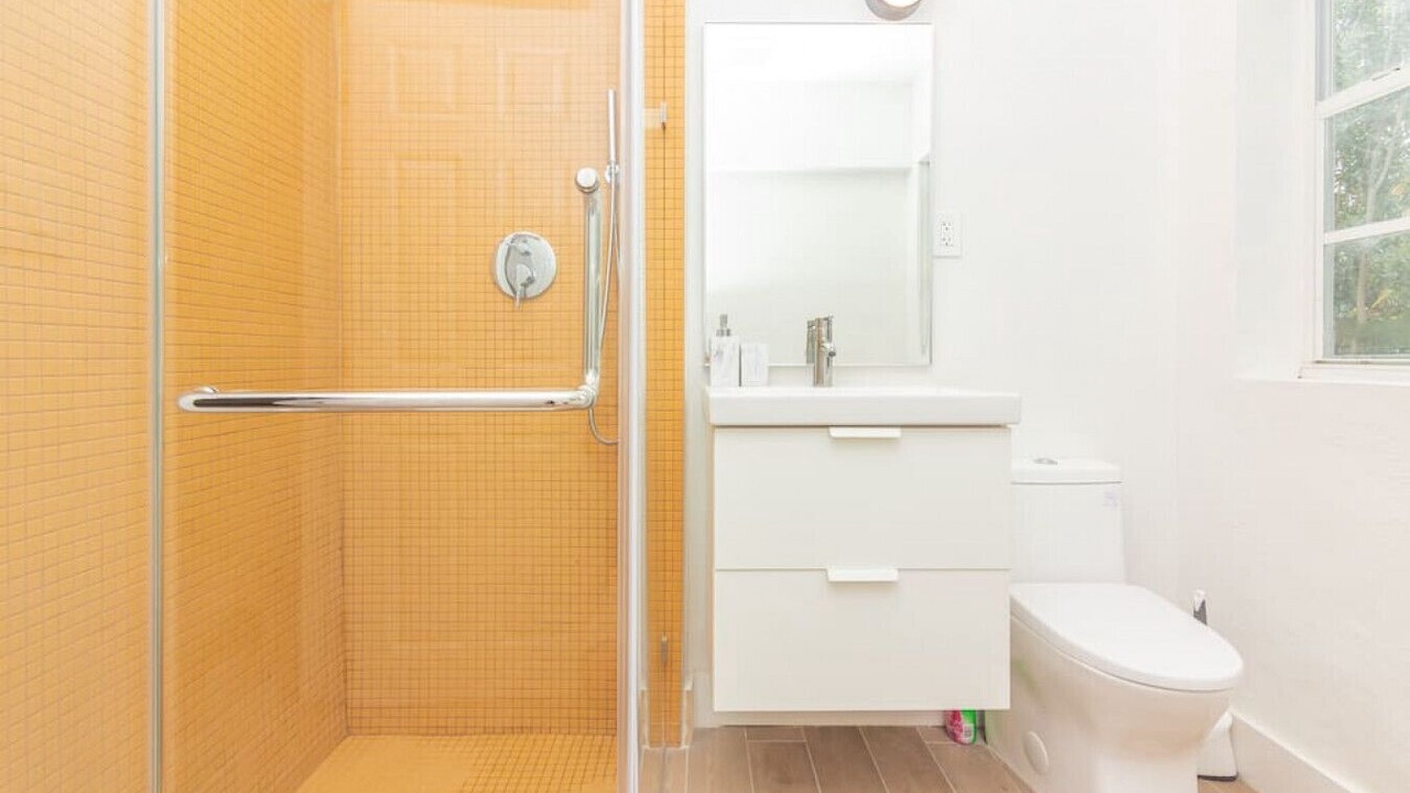 Photo of Bathroom in El Portal