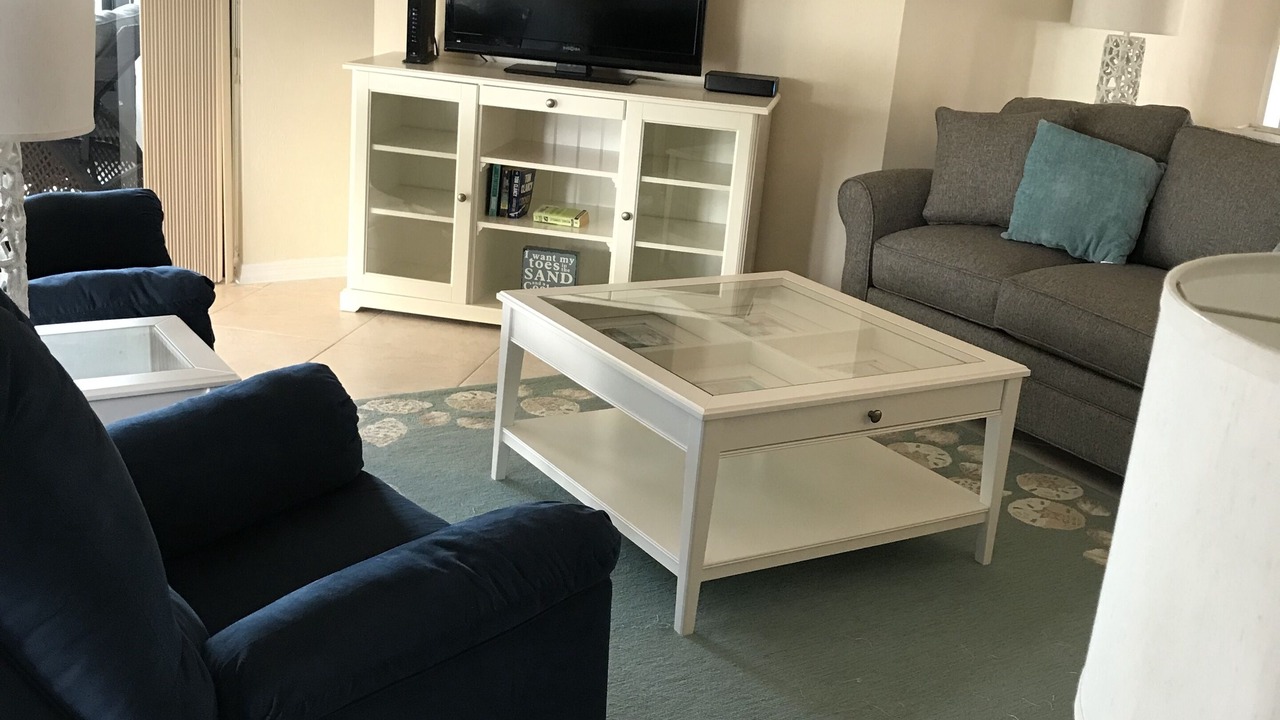 Photo of Livingroom in Pelican Bay