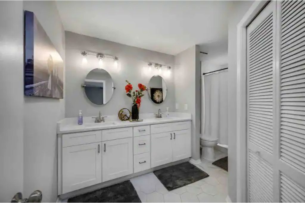 Photo of Bathroom in Cobbs Landing