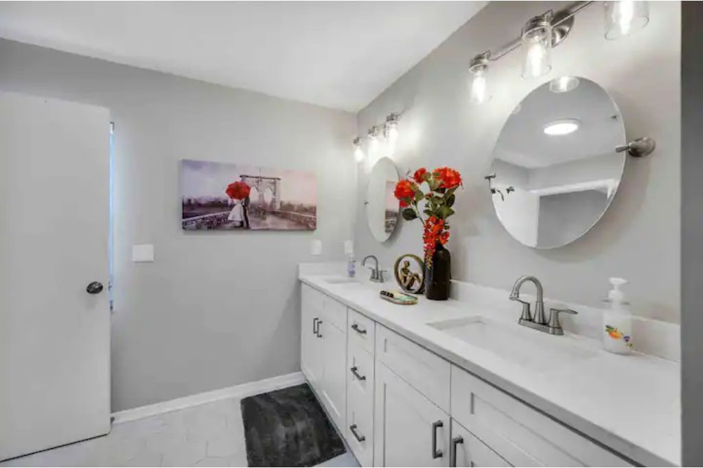Photo of Bathroom in Cobbs Landing