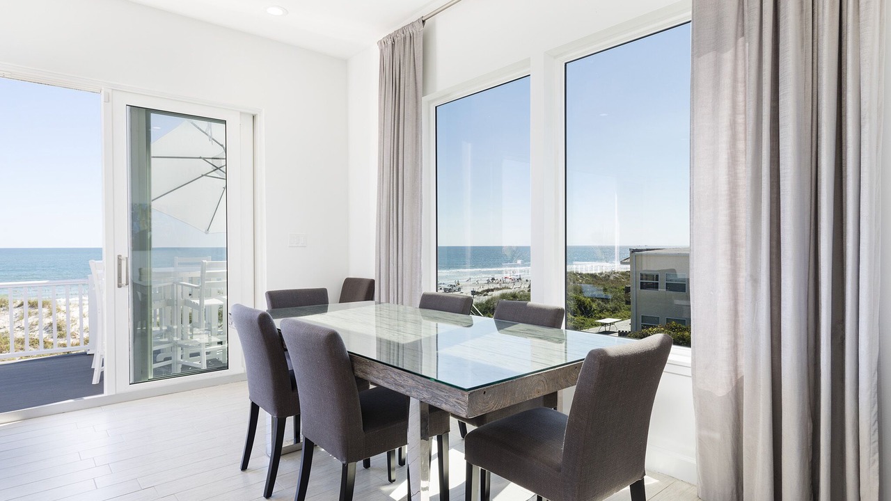 Photo of Livingroom in Crescent Beach