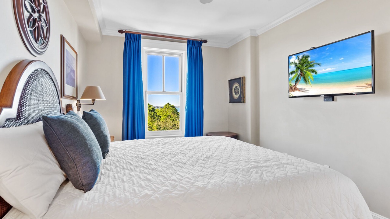 Photo of Bedroom in Baytowne Wharf