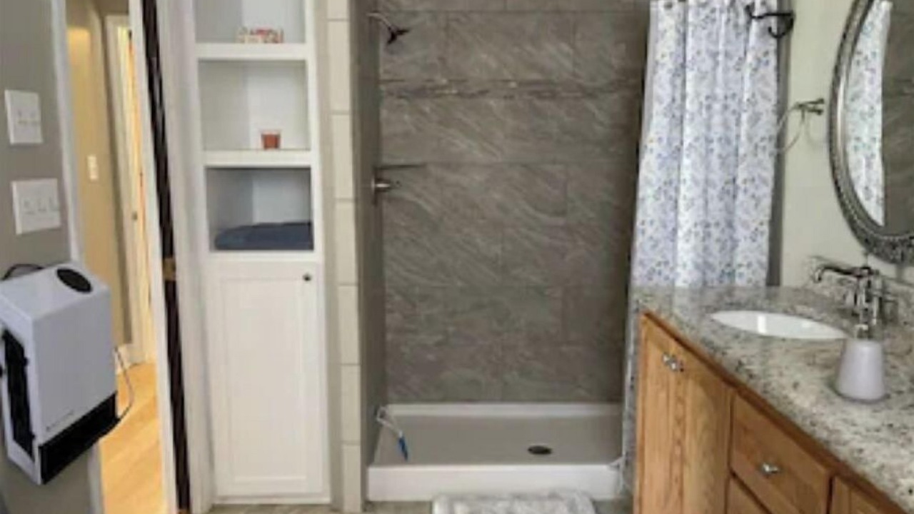 Photo of Bathroom in Normal