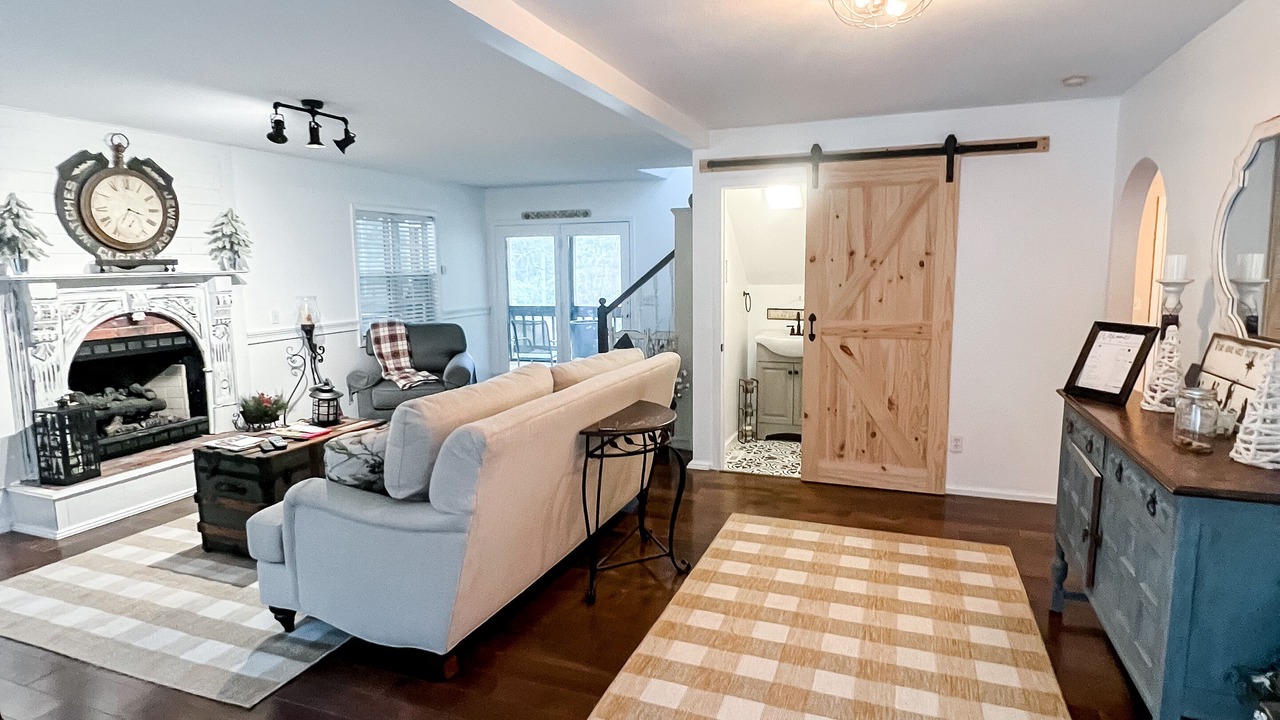 Photo of Livingroom in Maggie Valley