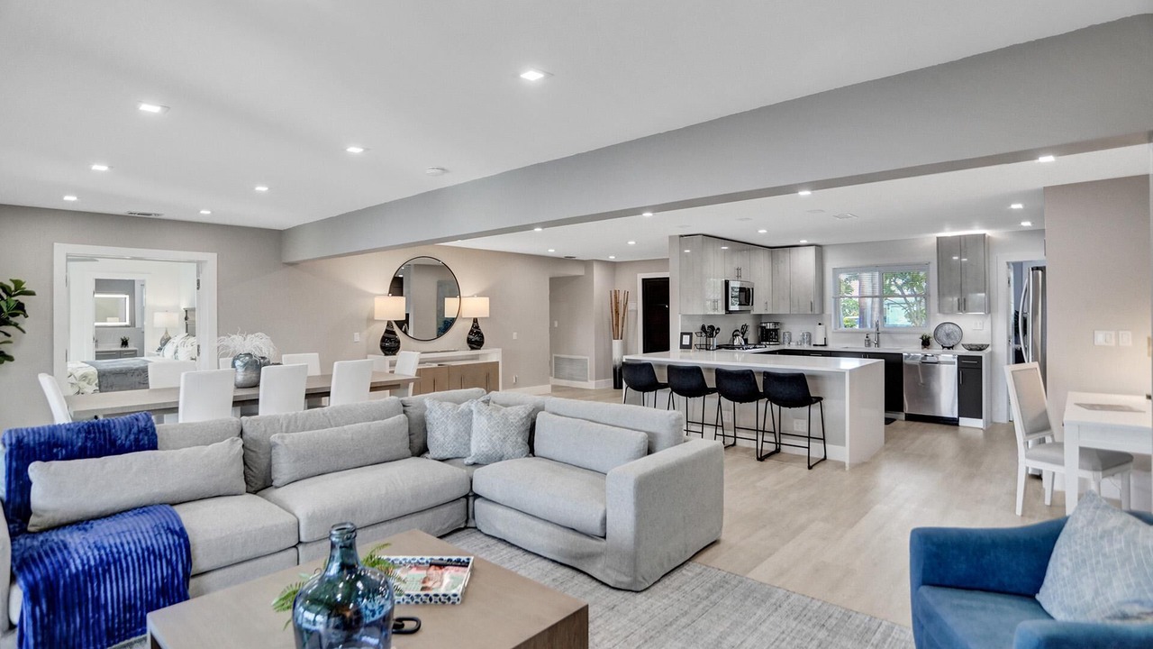 Photo of Livingroom in Garden Isles