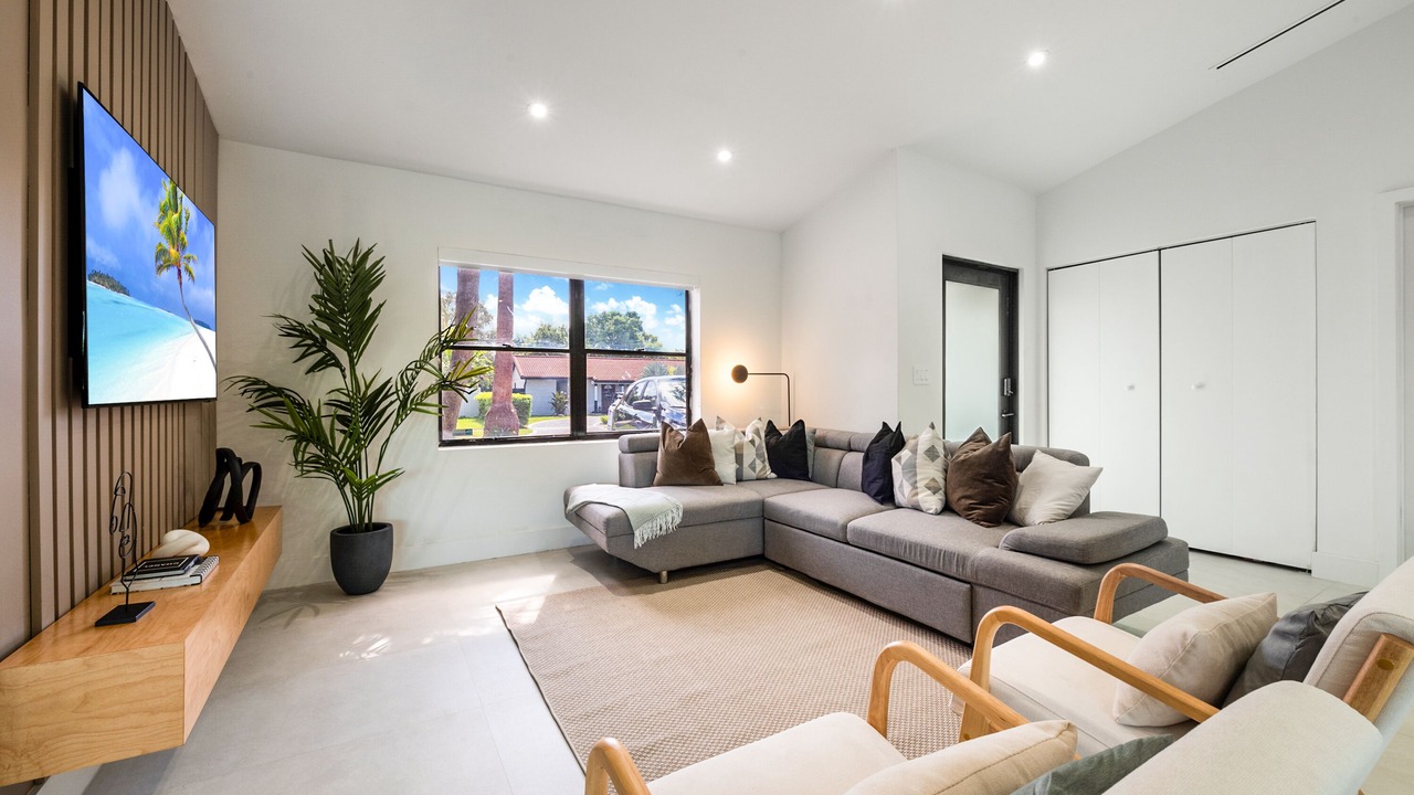 Photo of Bedroom in Kendall West