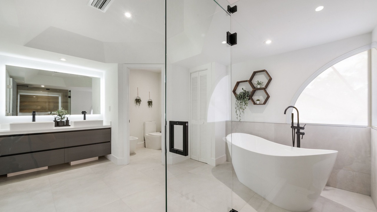 Photo of Bathroom in Kendall West