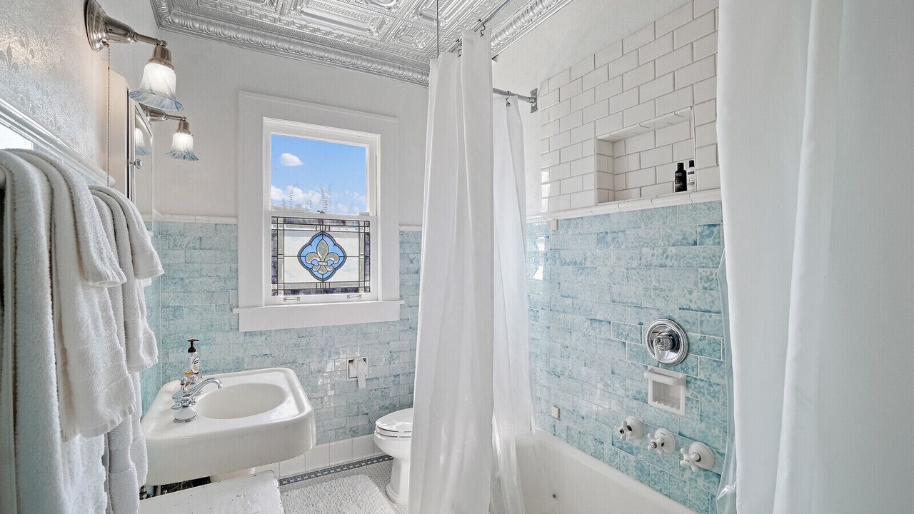 Photo of Bathroom in Crescent Lake