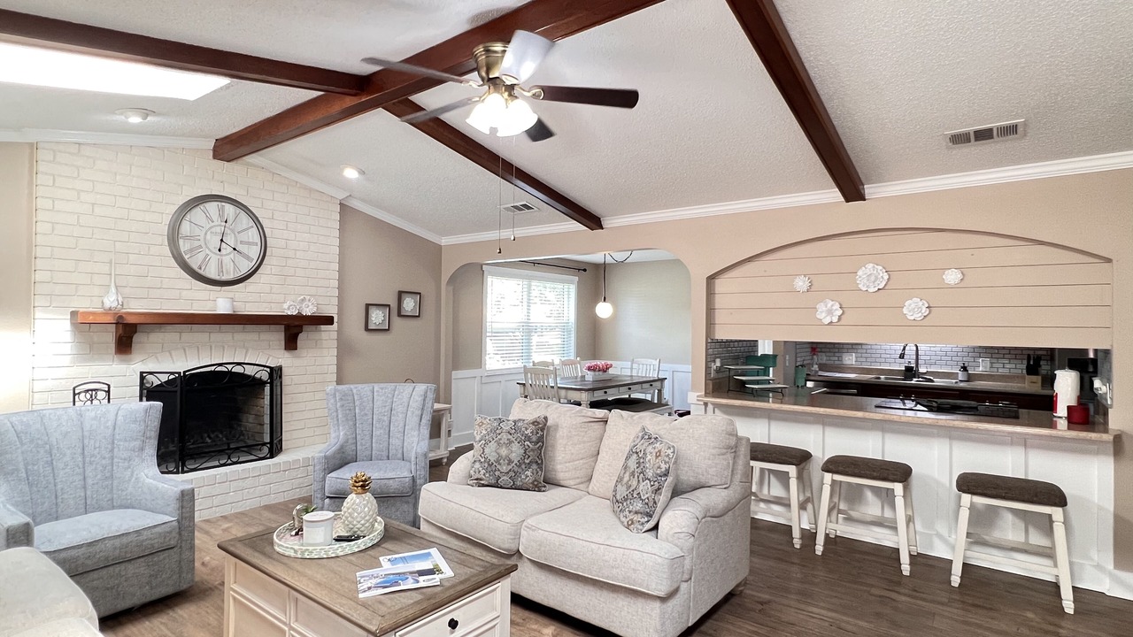 Photo of Livingroom in Northwest Pensacola
