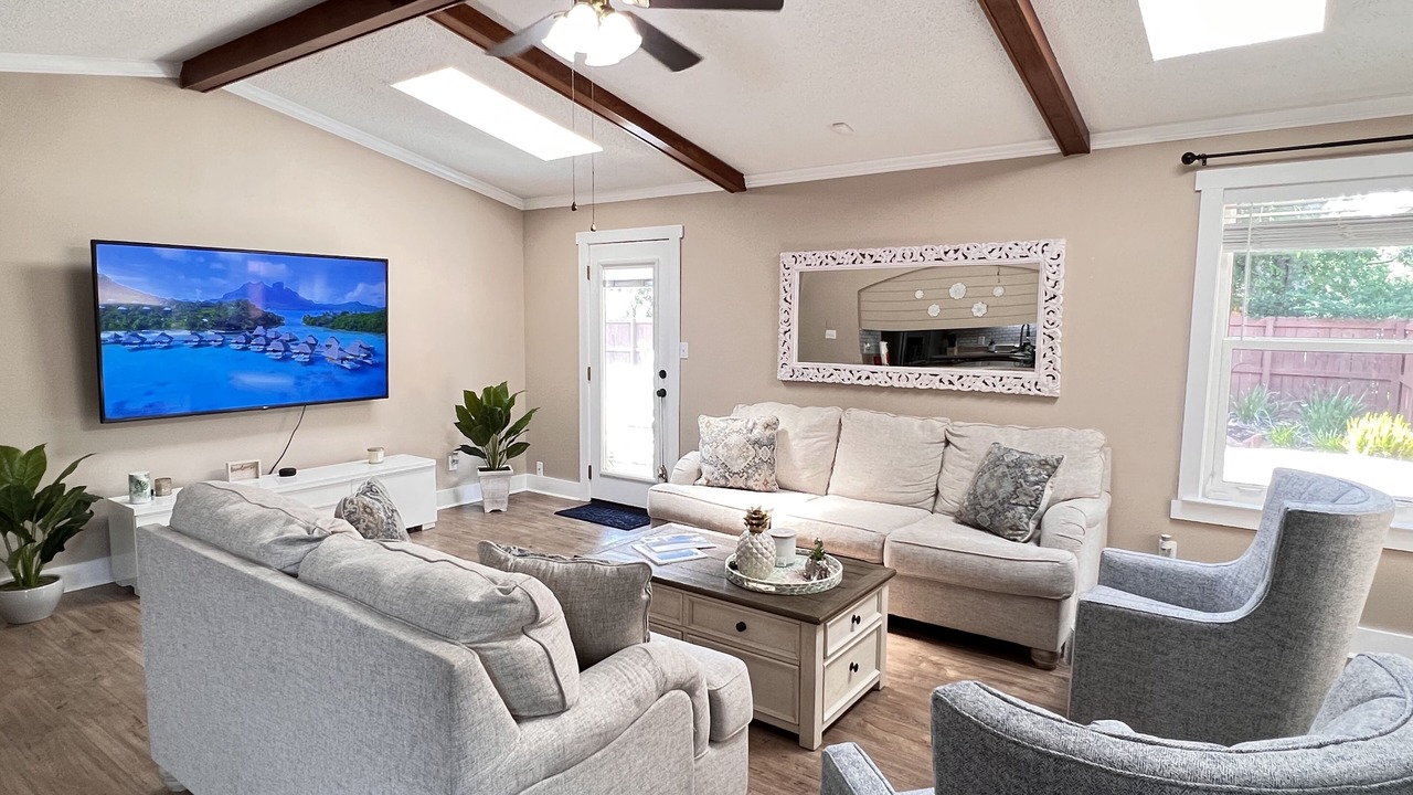 Photo of Livingroom in Northwest Pensacola
