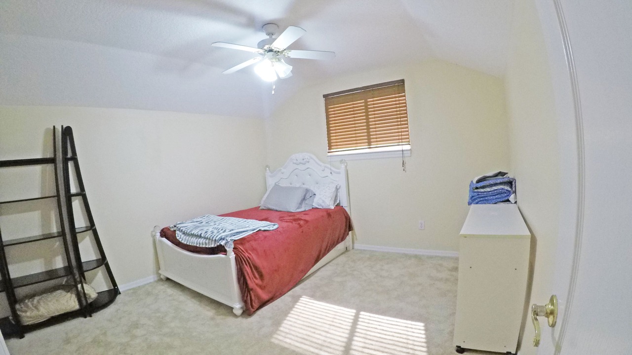 Photo of Bedroom in Lindfields