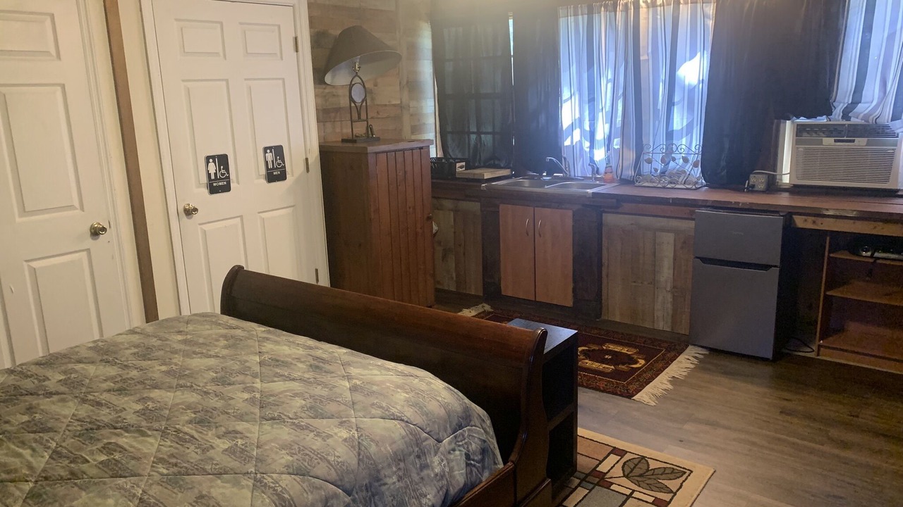 Photo of Bedroom in Tallahassee