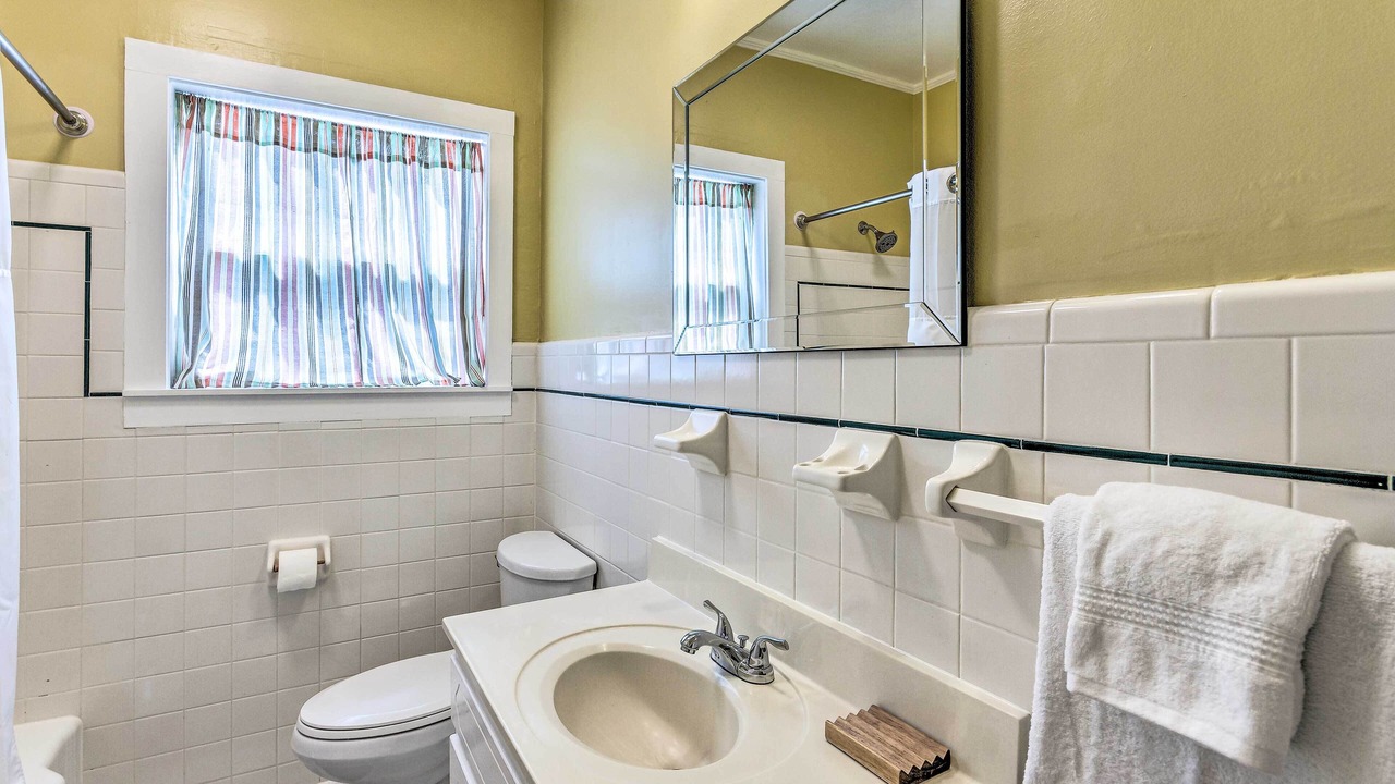 Photo of Bathroom in De Funiak Springs