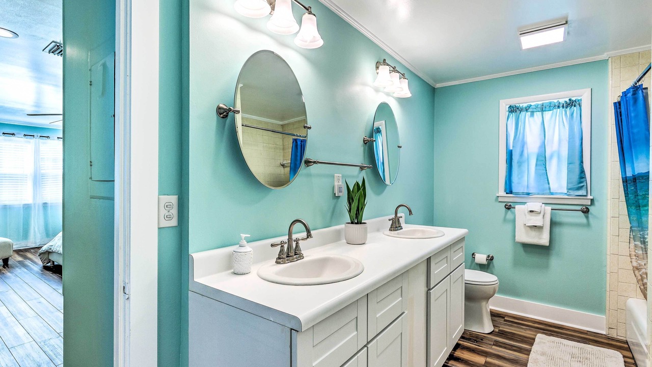 Photo of Bathroom in De Funiak Springs