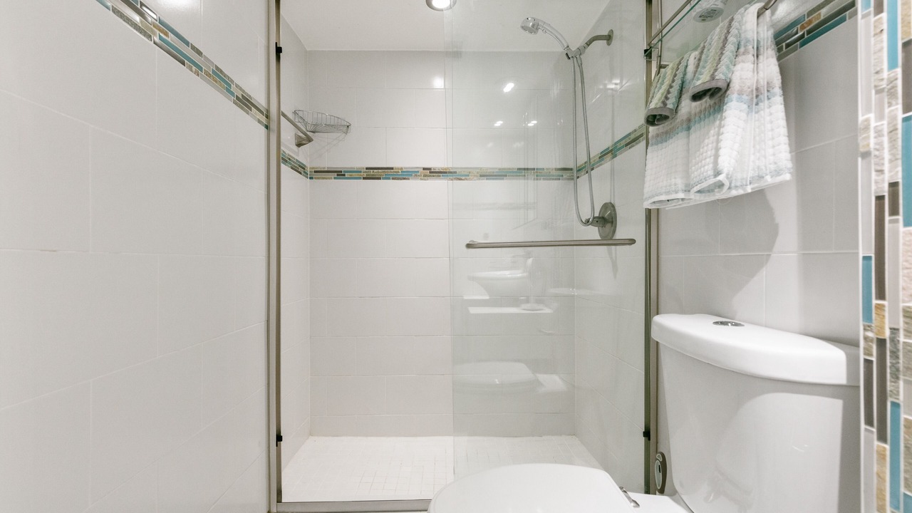 Photo of Bathroom in Poinsettia Heights