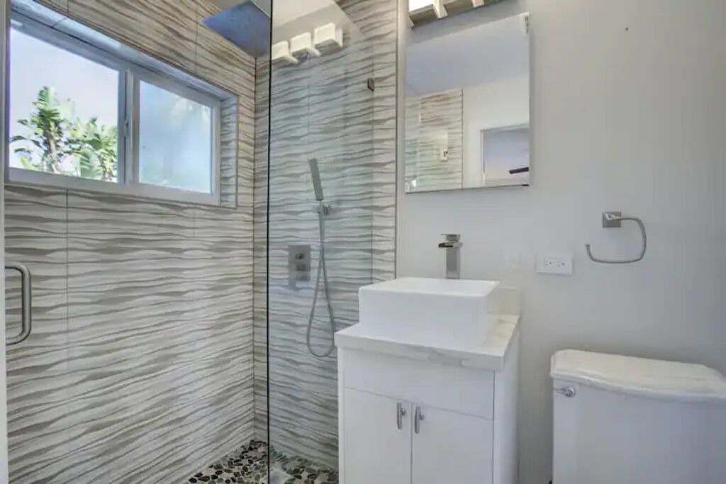 Photo of Bathroom in Oakland Park