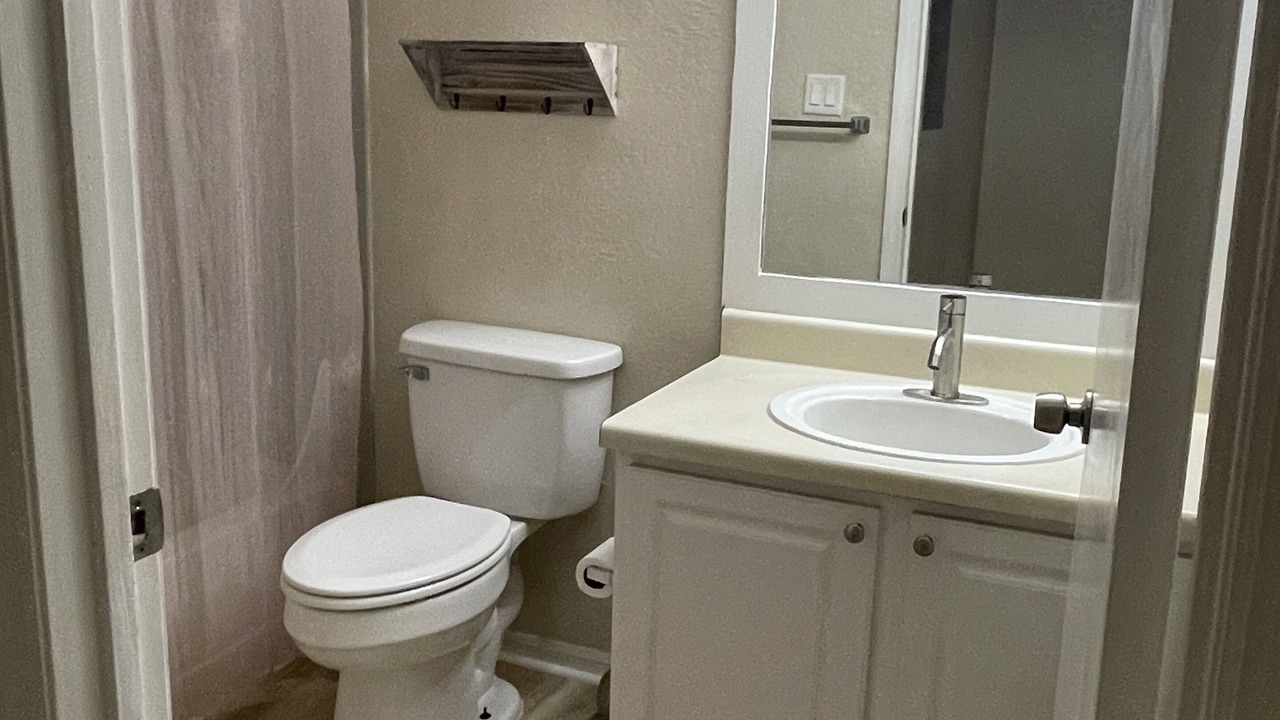 Photo of Bathroom in Gandy