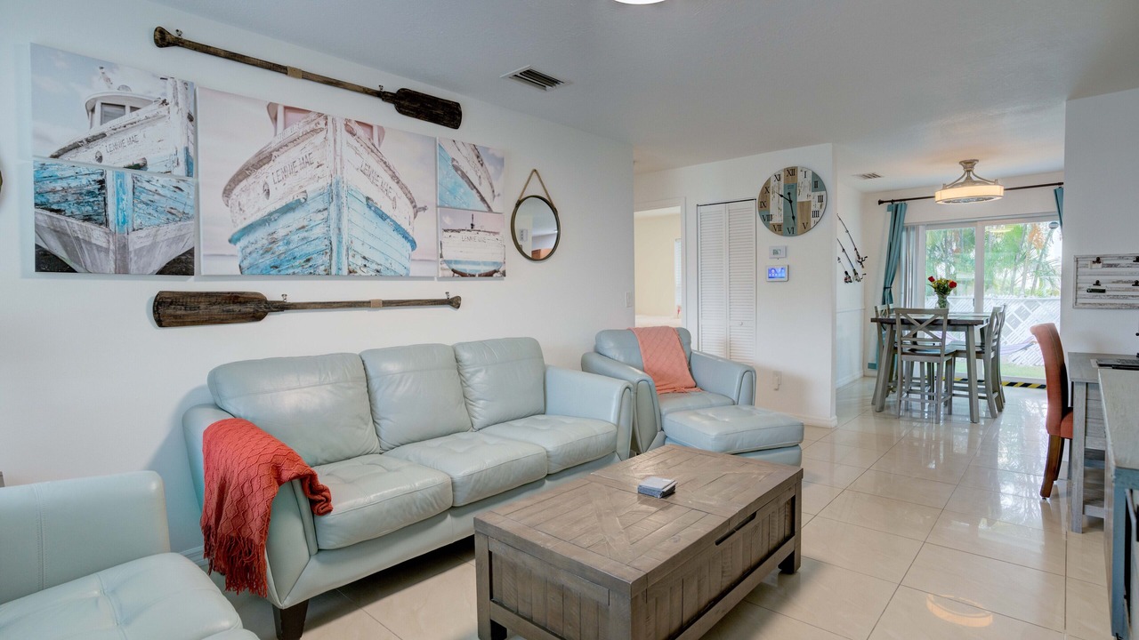 Photo of Livingroom in Riviera Beach