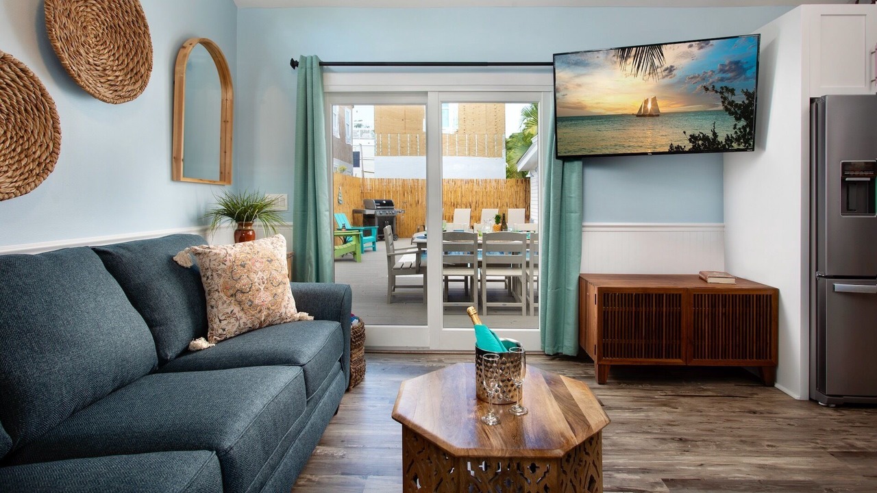 Photo of Outdoor in Uptown - Upper Duval