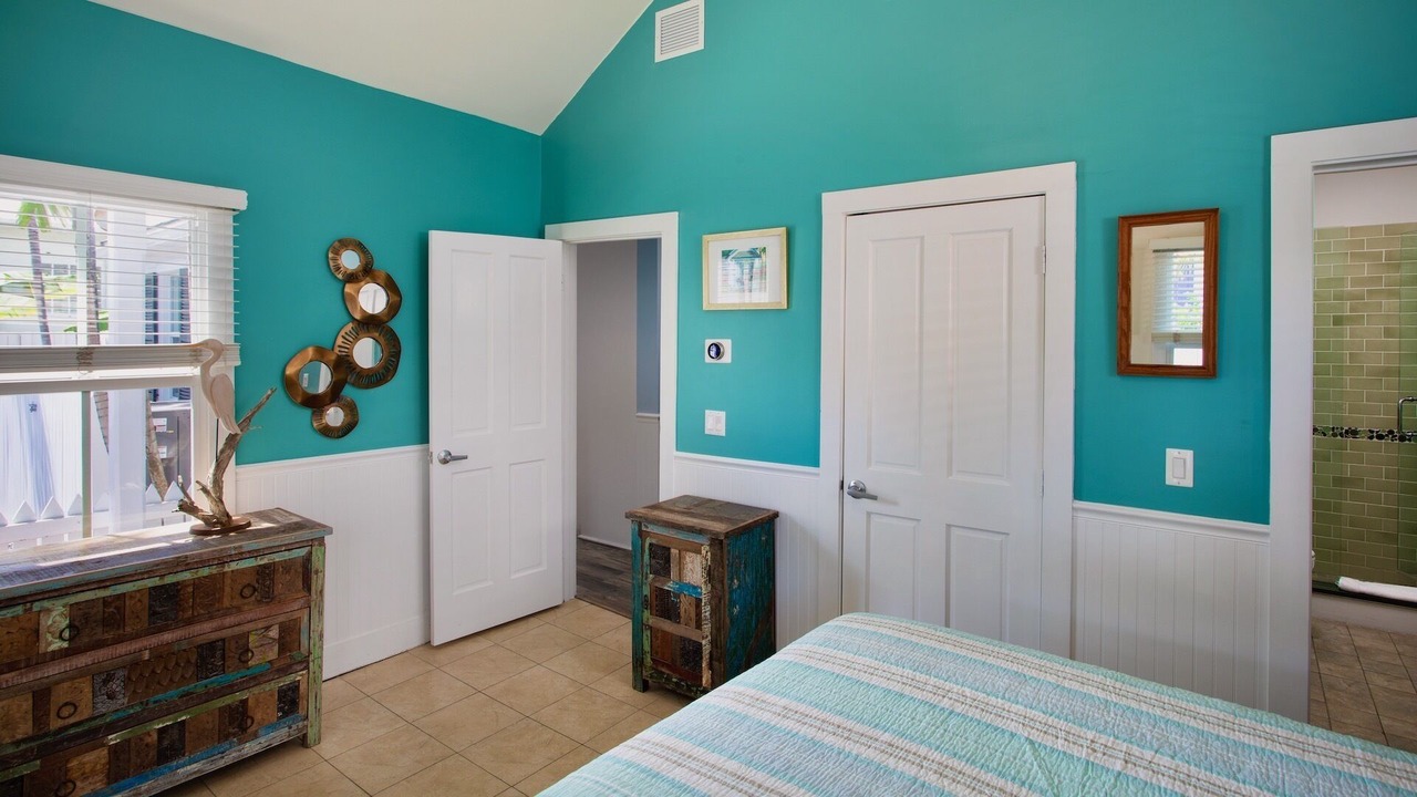 Photo of Bedroom in Uptown - Upper Duval