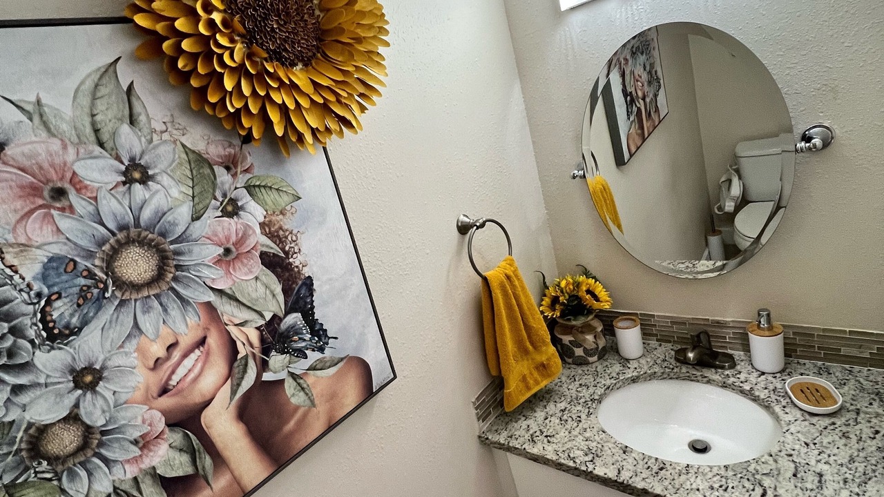 Photo of Bathroom in Pinecrest West Park