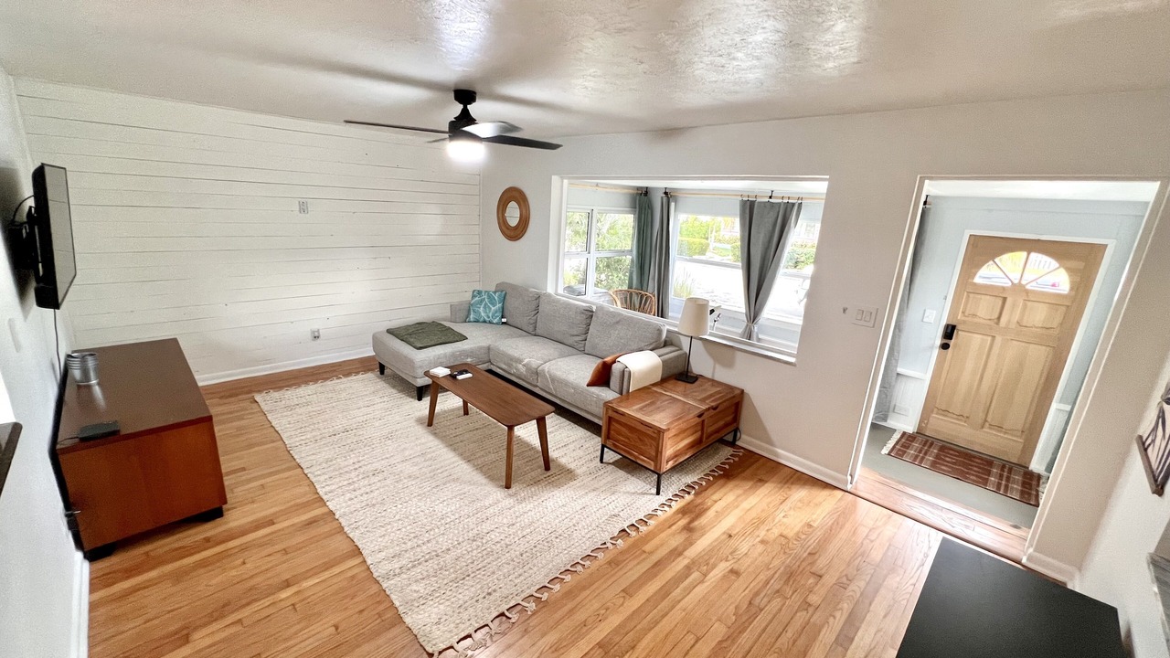 Photo of Livingroom in Mango Groves