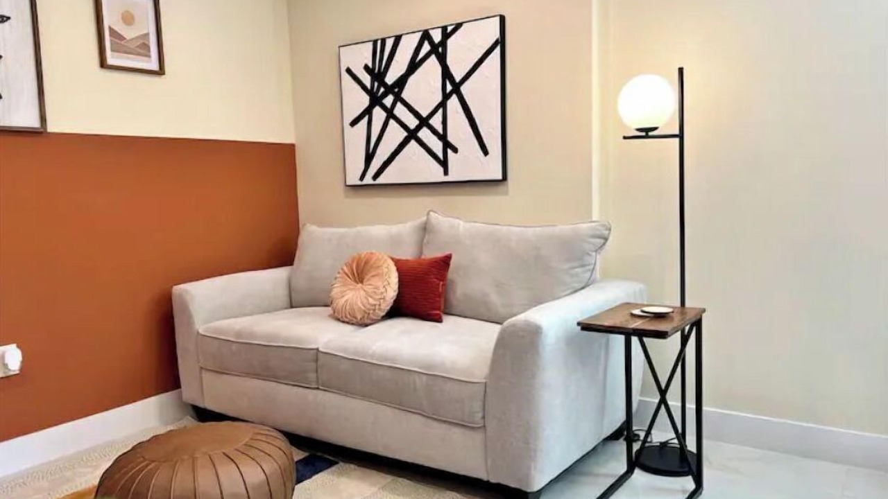 Photo of Livingroom in Bearss Plaza