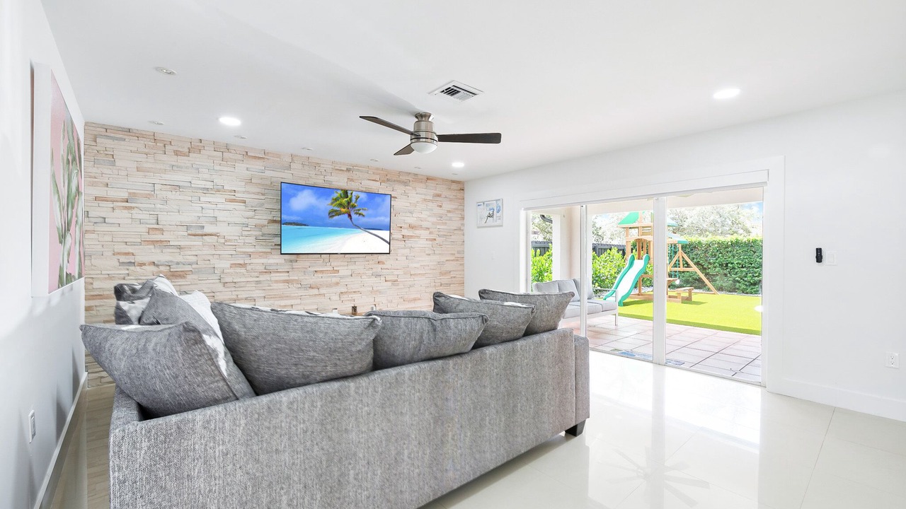Photo of Livingroom in Richmond West
