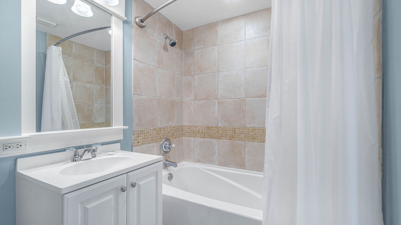 Photo of Bathroom in Baytowne Wharf