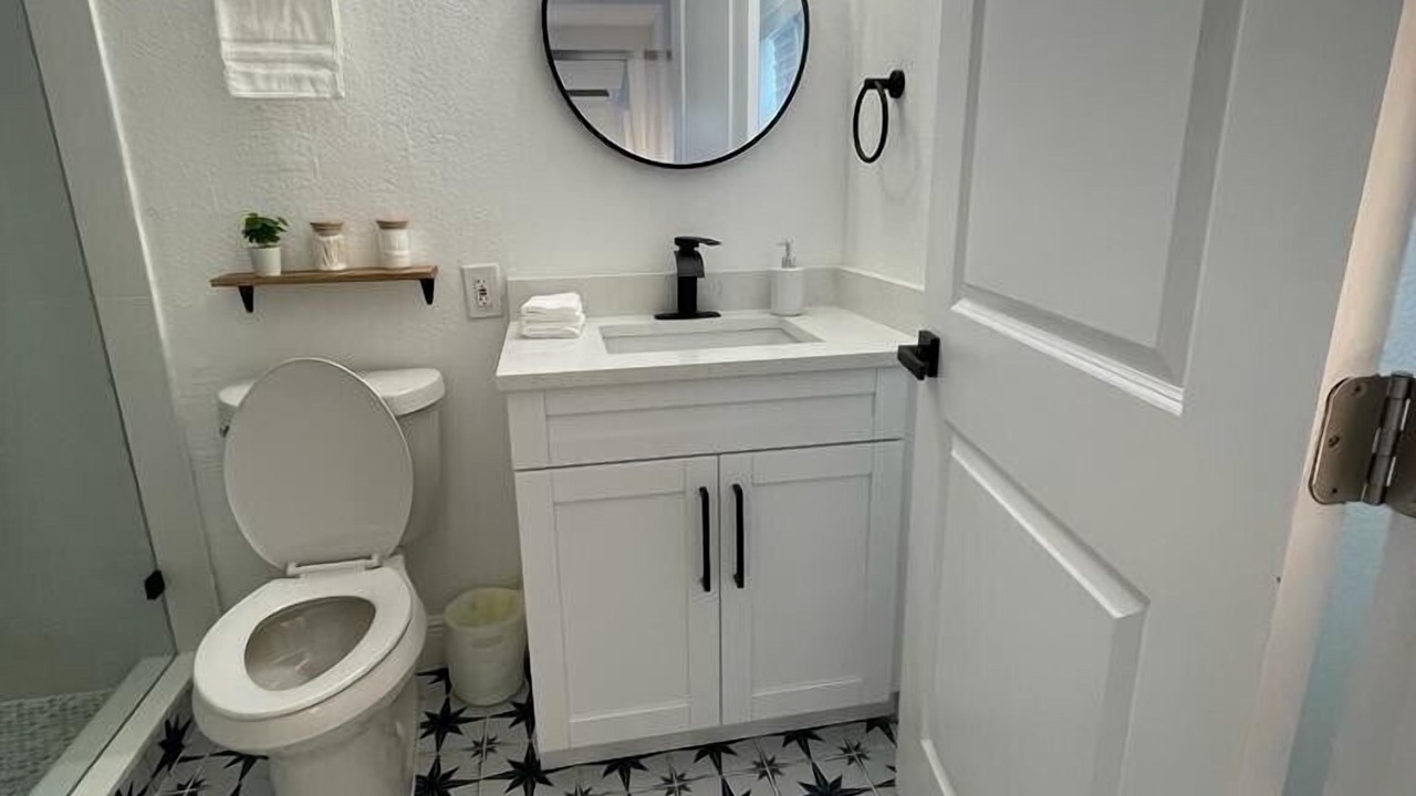 Photo of Bathroom in Port Tampa City