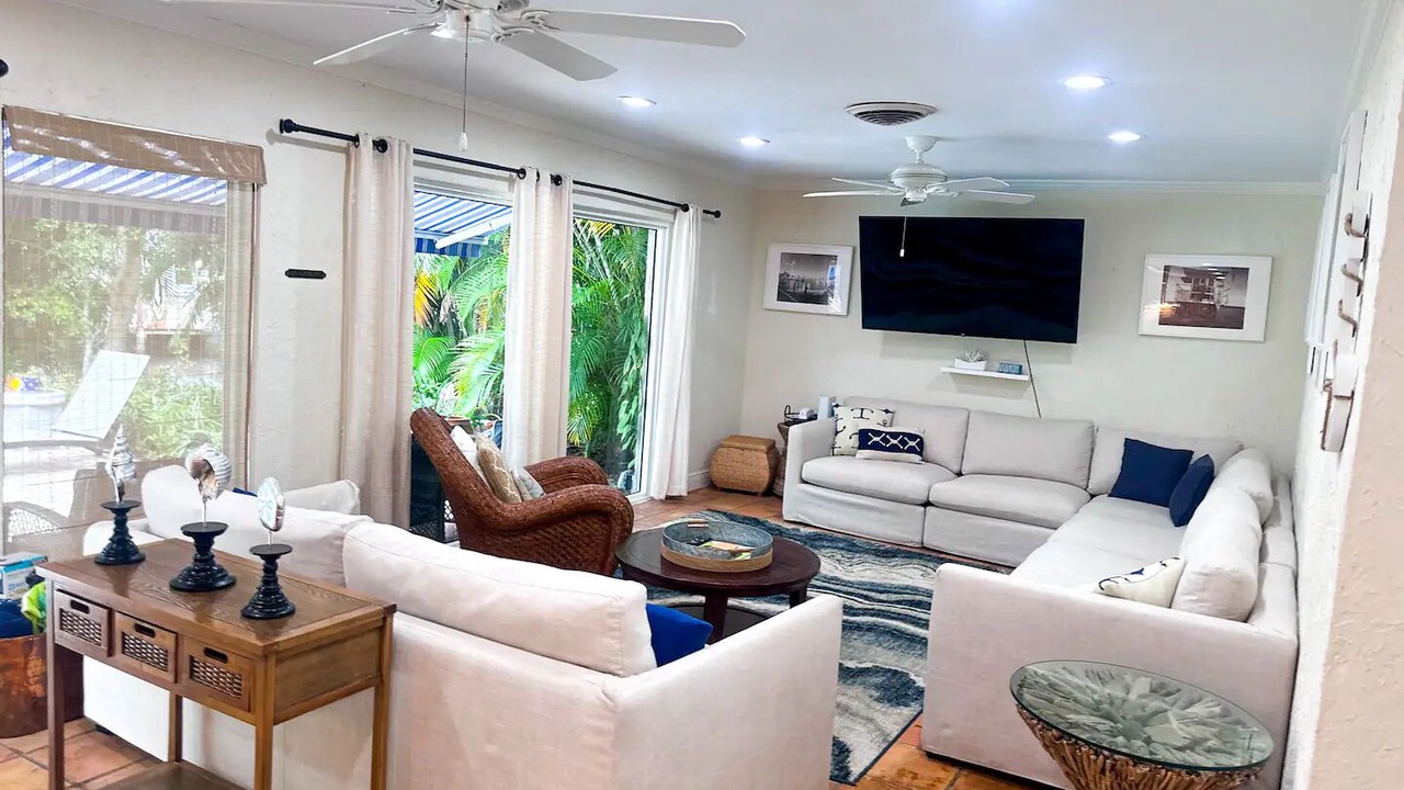 Photo of Livingroom in South New River Isles