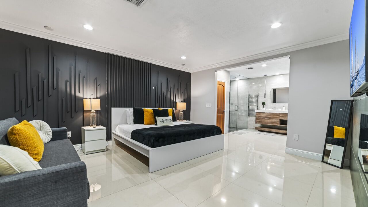 Photo of Bedroom in Carol City