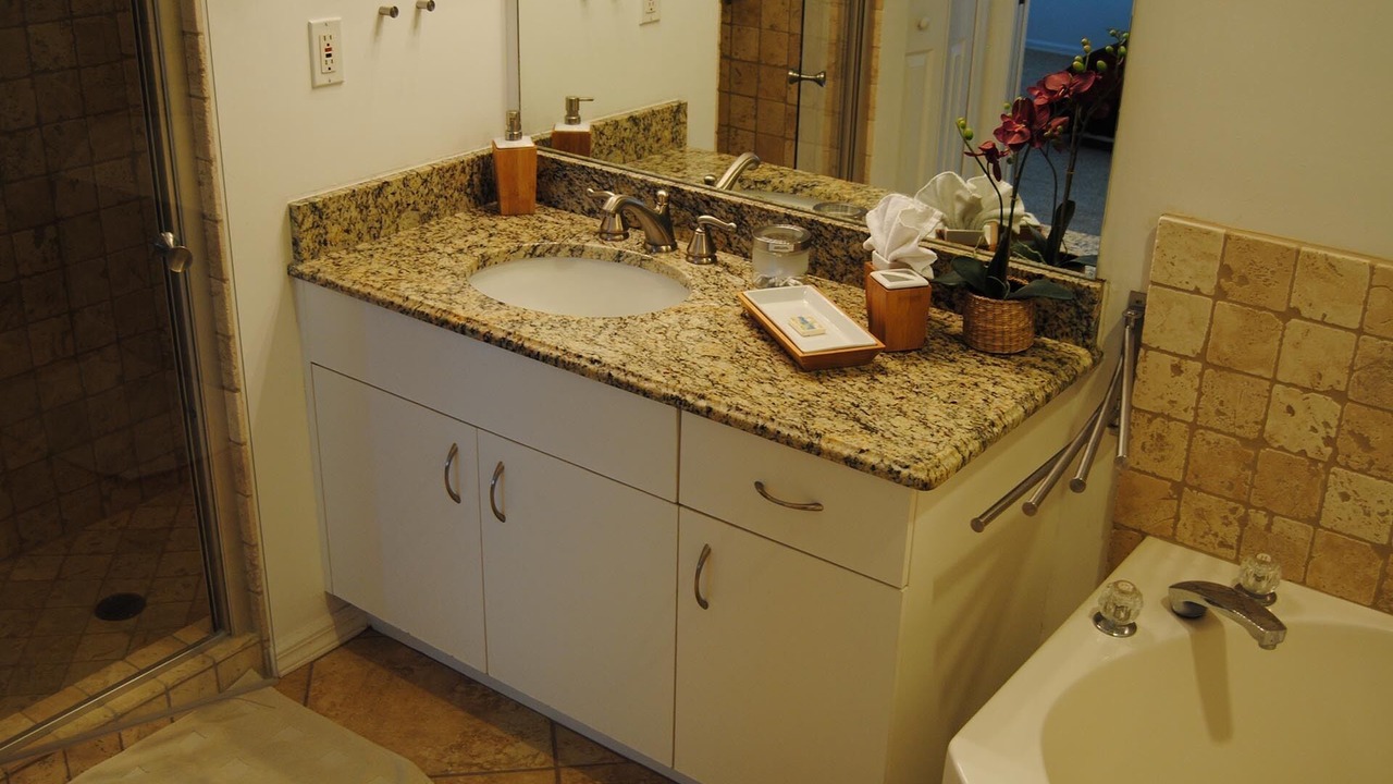 Photo of Bathroom in Trafalgar