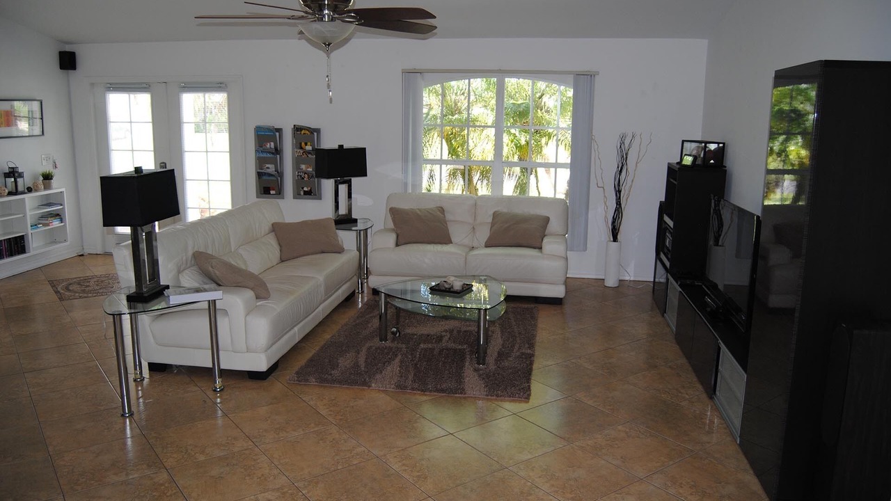 Photo of Livingroom in Trafalgar