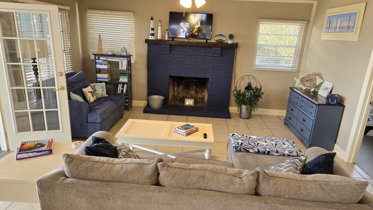 Photo of Livingroom in Panacea