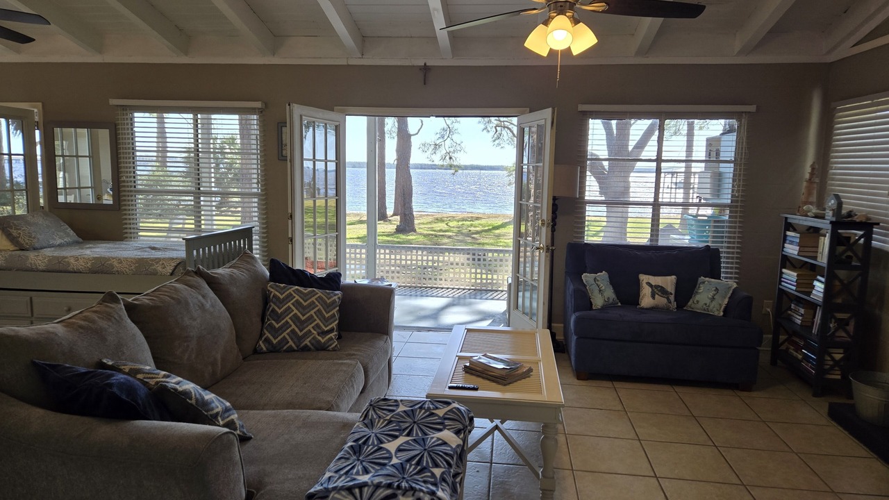 Photo of Livingroom in Panacea
