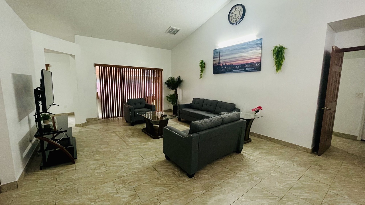 Photo of Livingroom in Deltona Lakes