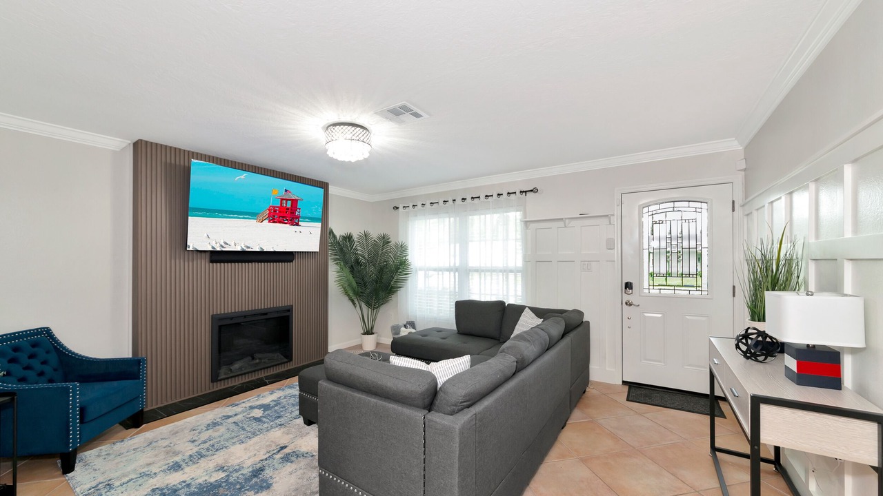 Photo of Livingroom in Sarasota Springs
