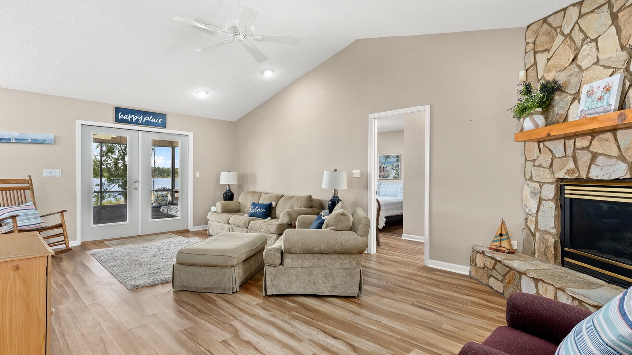 Photo of Livingroom in Clarksville