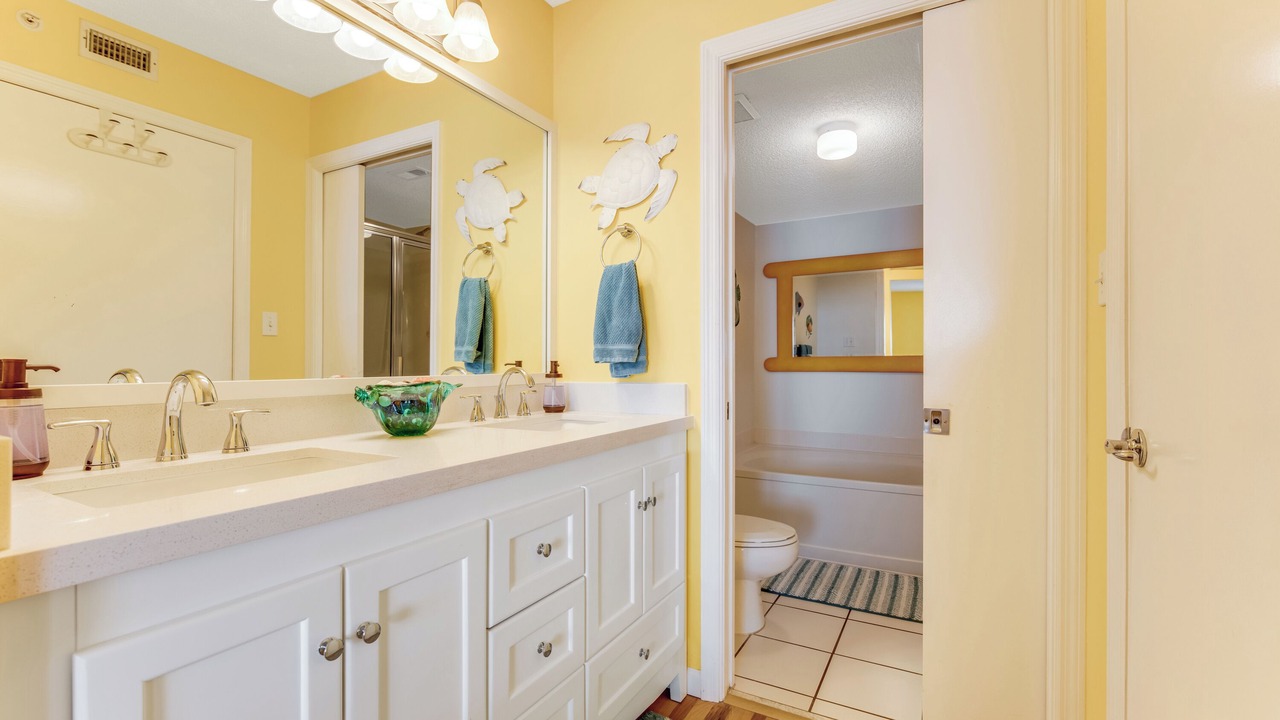 Photo of Bathroom in Seawinds Condo