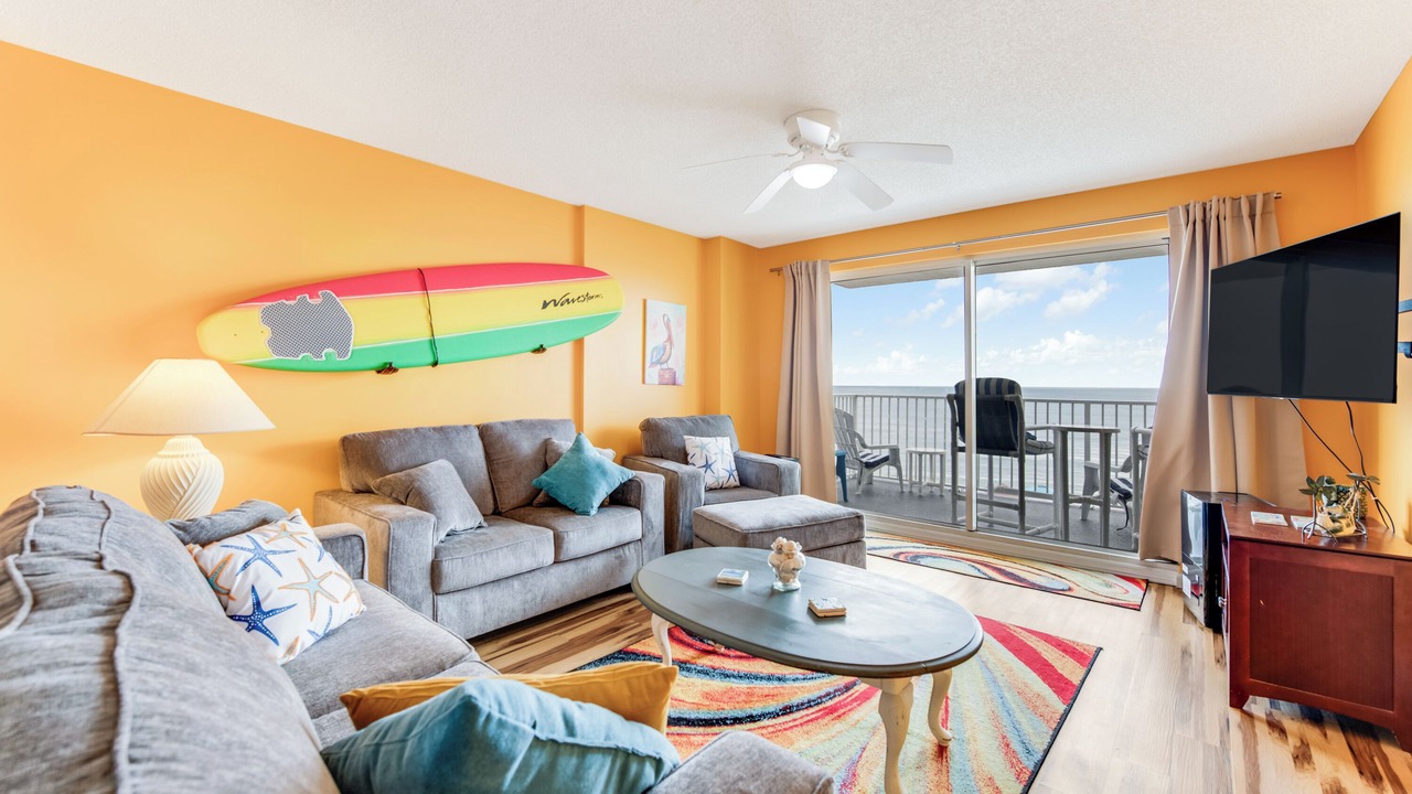 Photo of Livingroom in Seawinds Condo
