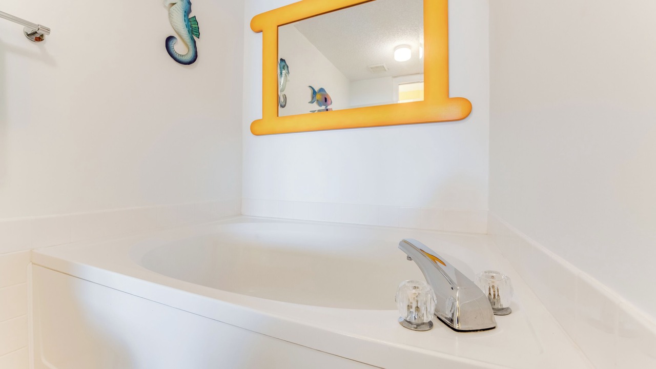 Photo of Bathroom in Seawinds Condo