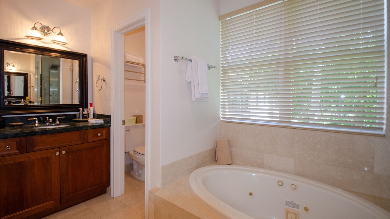 Photo of Bathroom in Southwest Coconut Grove