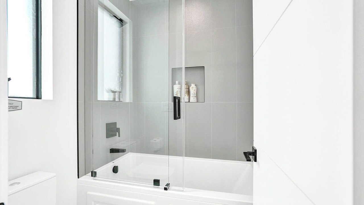 Photo of Bathroom in Colee Hammock