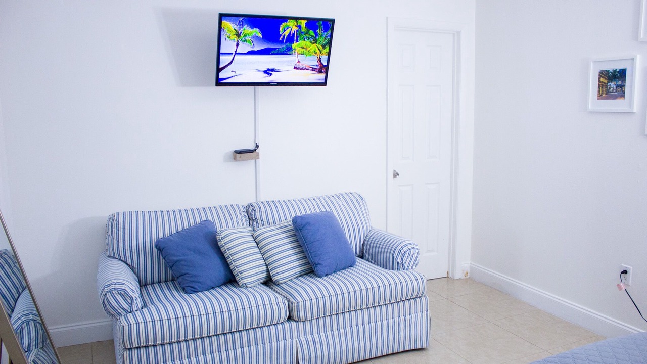 Photo of Bedroom in Ludlam