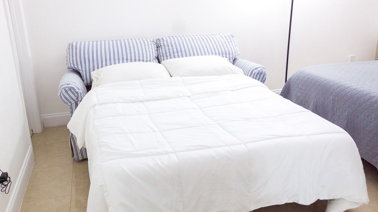 Photo of Bedroom in Ludlam