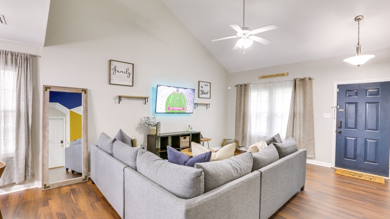 Photo of Livingroom in Tallahassee