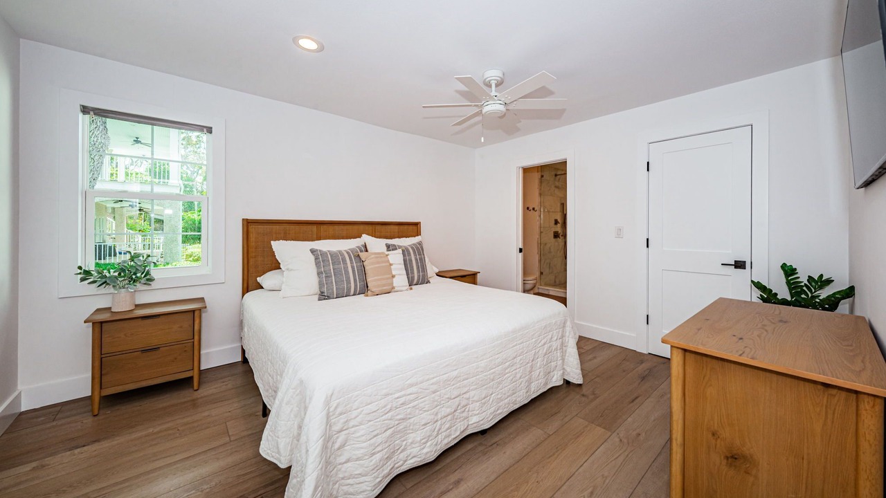 Photo of Bedroom in Crystal Beach