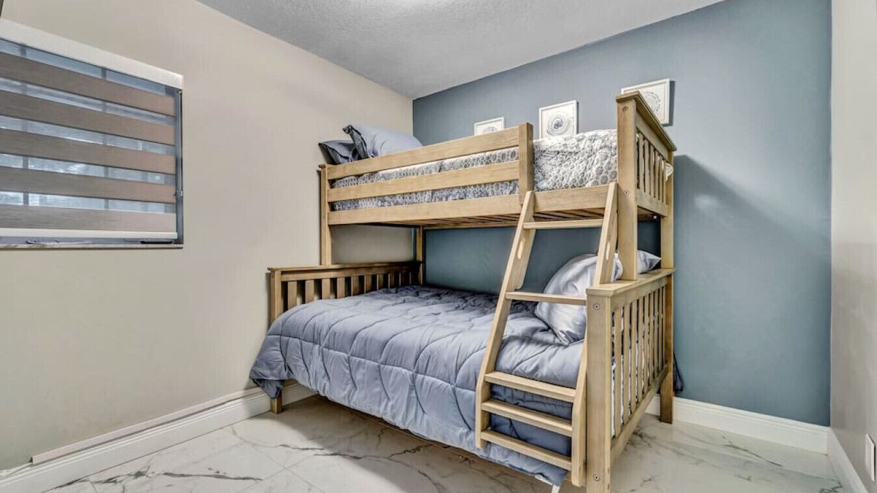 Photo of Bedroom in Coral Springs