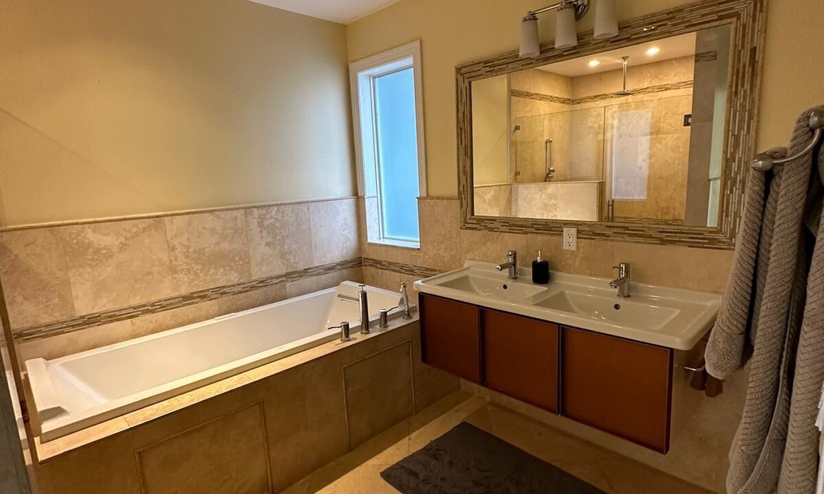 Photo of Bathroom in Poinsettia Heights